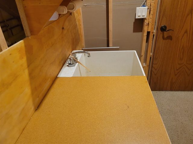 6070 Far Hills Way, Kalamazoo, MI 49009