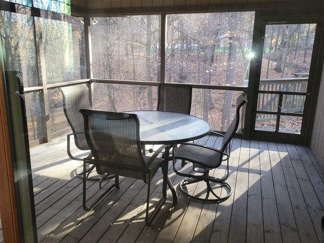 6070 Far Hills Way, Kalamazoo, MI 49009