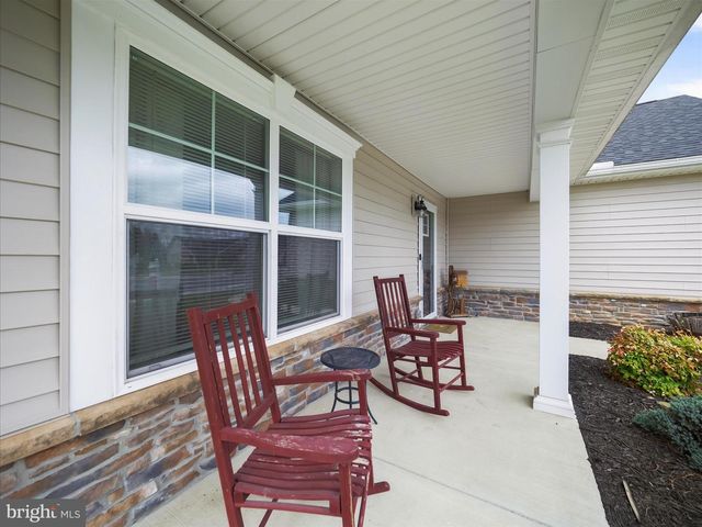 43 AKRON DR, Falling Waters, WV 25419