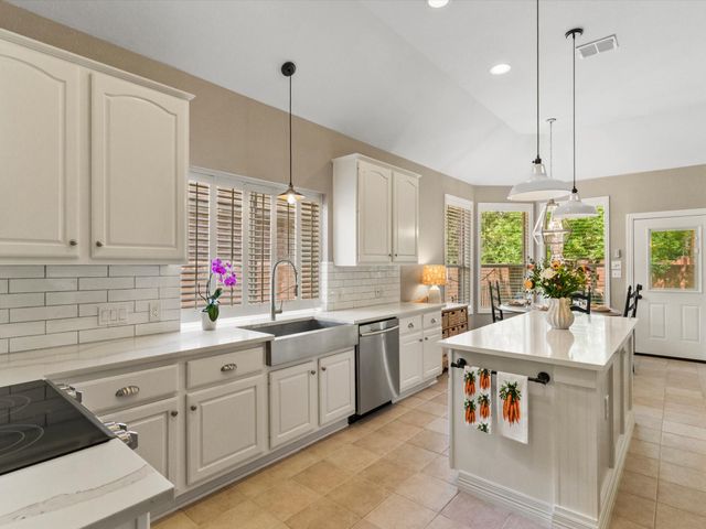 805 Twin Creeks Drive, Keller, TX 76248