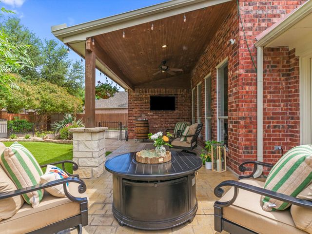 805 Twin Creeks Drive, Keller, TX 76248