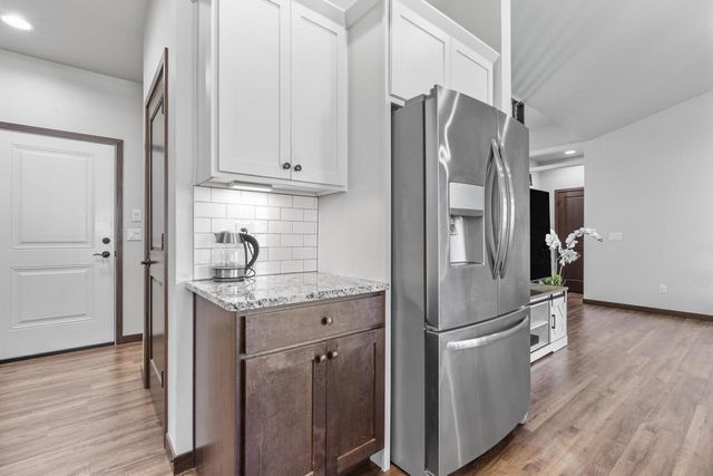 1983 MIMOSA LANE, Neenah, WI 54956
