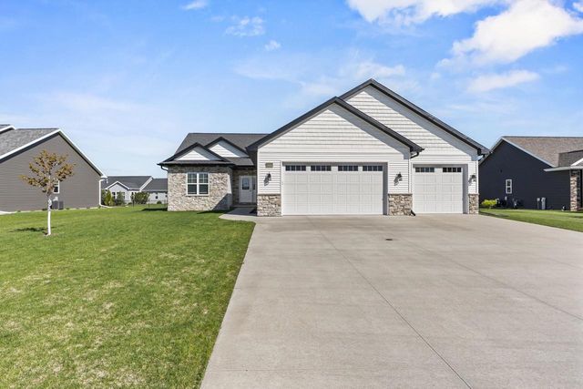 1983 MIMOSA LANE, Neenah, WI 54956