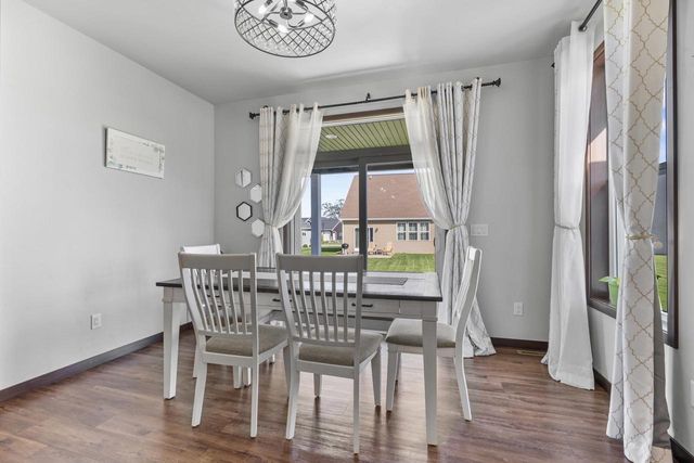 1983 MIMOSA LANE, Neenah, WI 54956