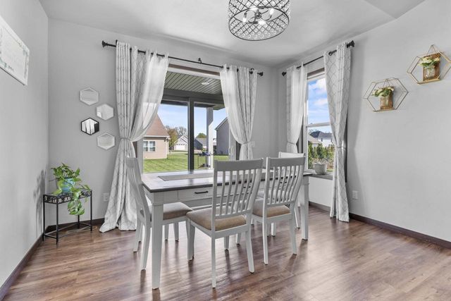 1983 MIMOSA LANE, Neenah, WI 54956