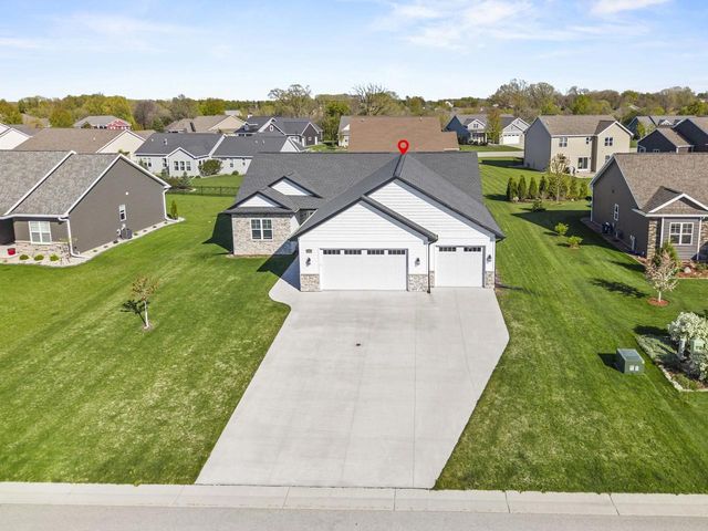 1983 MIMOSA LANE, Neenah, WI 54956