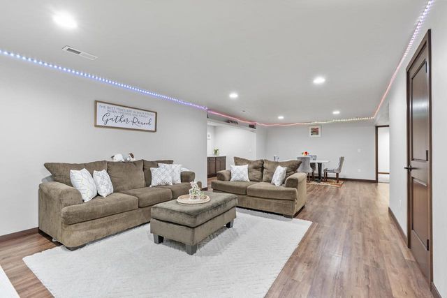 1983 MIMOSA LANE, Neenah, WI 54956