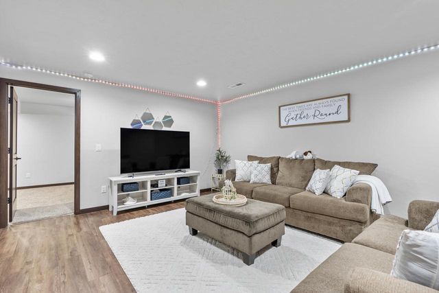 1983 MIMOSA LANE, Neenah, WI 54956
