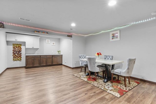 1983 MIMOSA LANE, Neenah, WI 54956