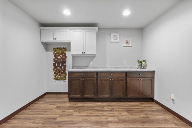 1983 MIMOSA LANE, Neenah, WI 54956