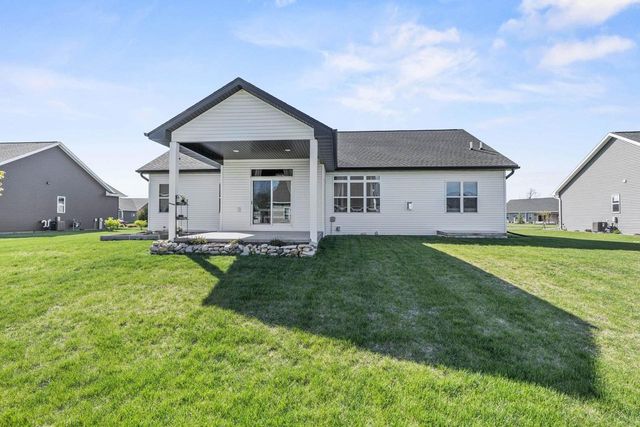 1983 MIMOSA LANE, Neenah, WI 54956