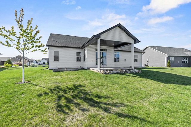 1983 MIMOSA LANE, Neenah, WI 54956