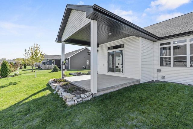 1983 MIMOSA LANE, Neenah, WI 54956