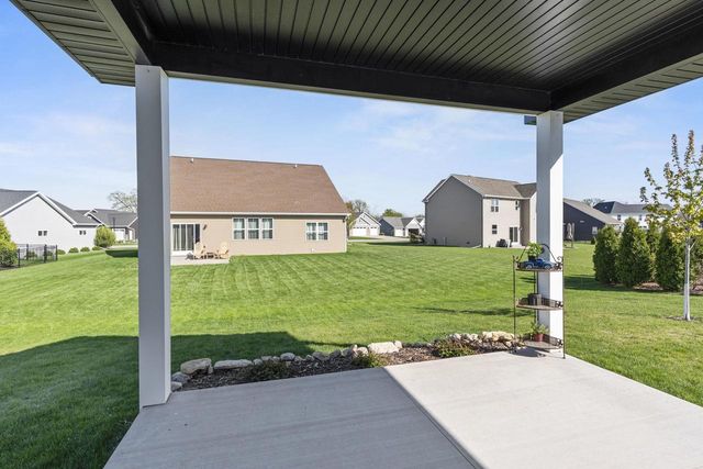 1983 MIMOSA LANE, Neenah, WI 54956