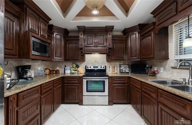 2101 Happy Street, Mission, TX 78573