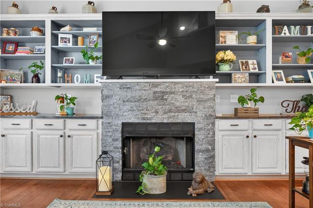 1204 Davenport Court, Kernersville, NC 27284