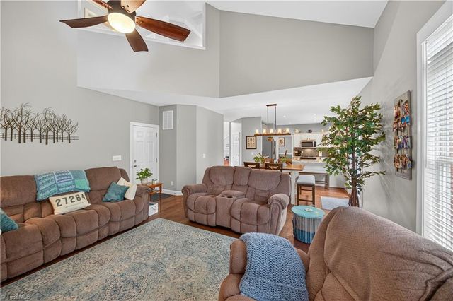 1204 Davenport Court, Kernersville, NC 27284