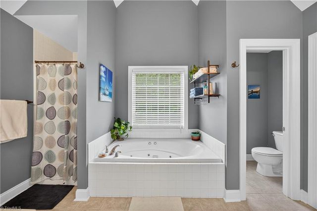 1204 Davenport Court, Kernersville, NC 27284