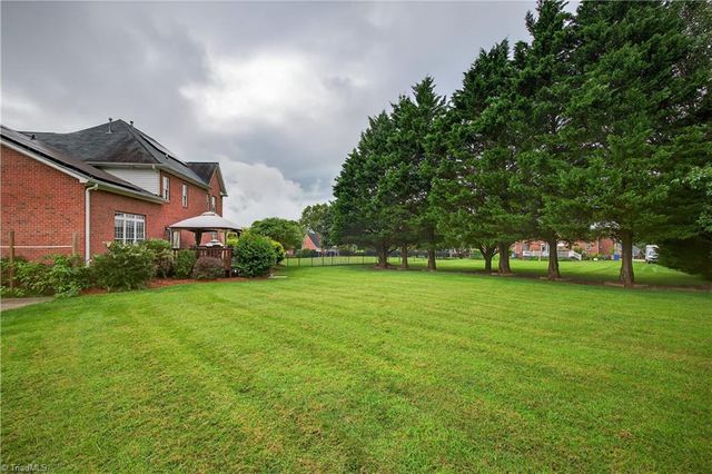 1204 Davenport Court, Kernersville, NC 27284