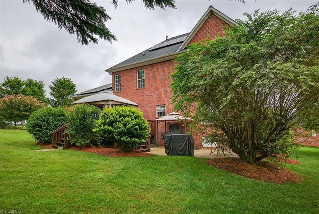 1204 Davenport Court, Kernersville, NC 27284
