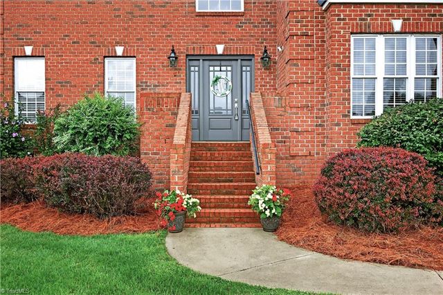 1204 Davenport Court, Kernersville, NC 27284