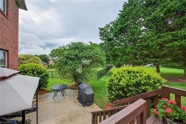 1204 Davenport Court, Kernersville, NC 27284
