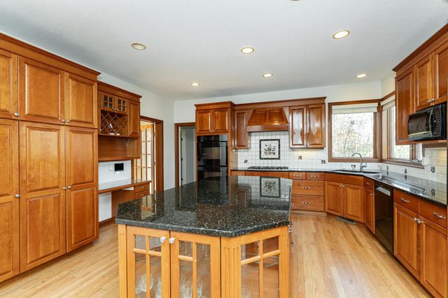 75 River Bluff Place NW, Rochester, MN 55901