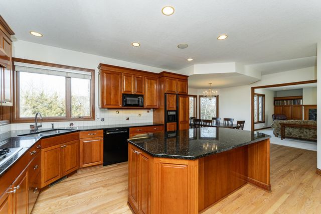 75 River Bluff Place NW, Rochester, MN 55901