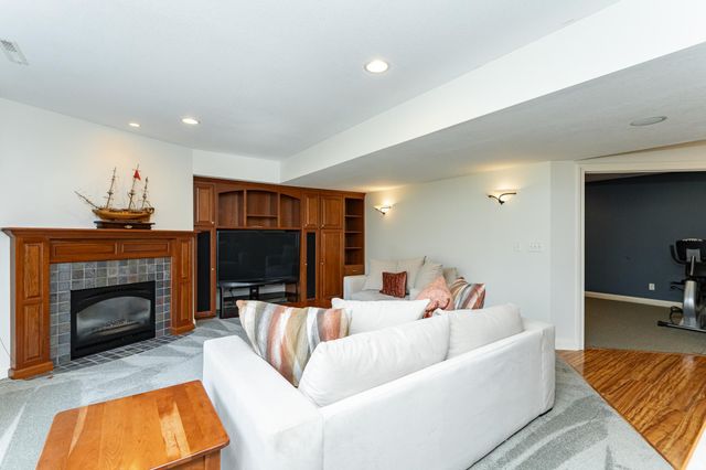 75 River Bluff Place NW, Rochester, MN 55901