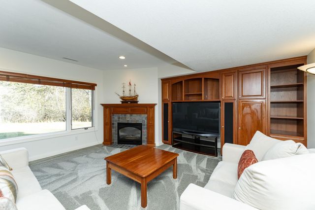 75 River Bluff Place NW, Rochester, MN 55901