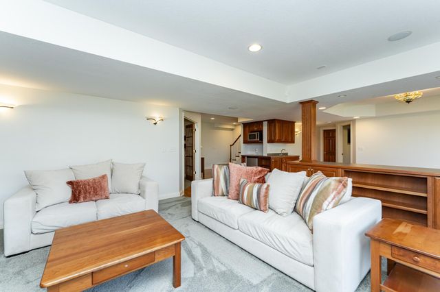 75 River Bluff Place NW, Rochester, MN 55901