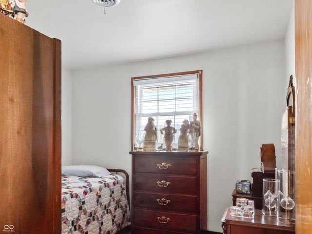 2263 Wallace Avenue, Columbus, IN 47201