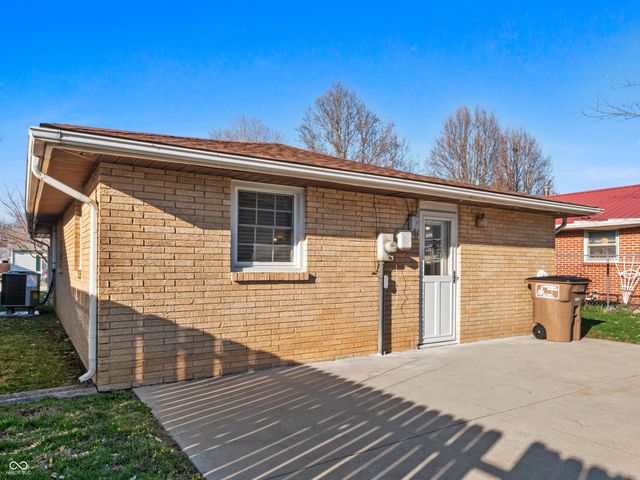 2263 Wallace Avenue, Columbus, IN 47201