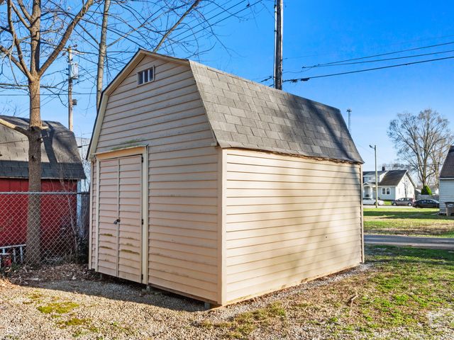 2263 Wallace Avenue, Columbus, IN 47201