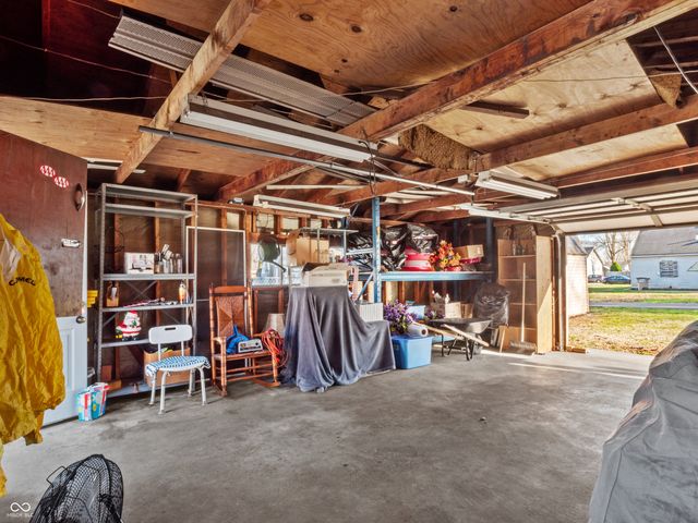 2263 Wallace Avenue, Columbus, IN 47201