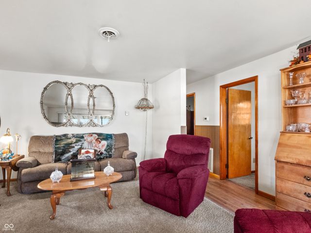 2263 Wallace Avenue, Columbus, IN 47201