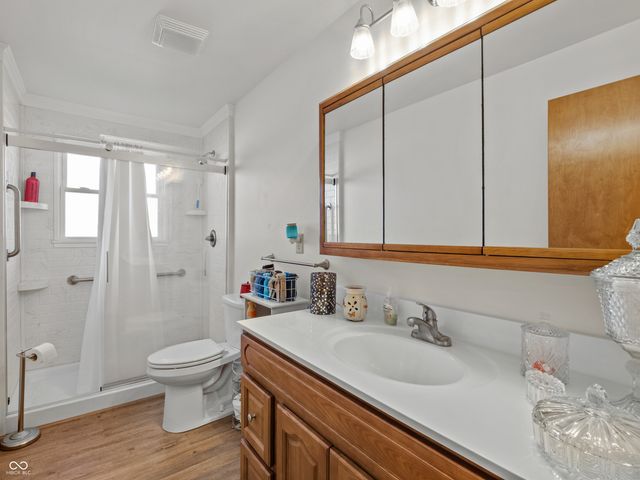 2263 Wallace Avenue, Columbus, IN 47201