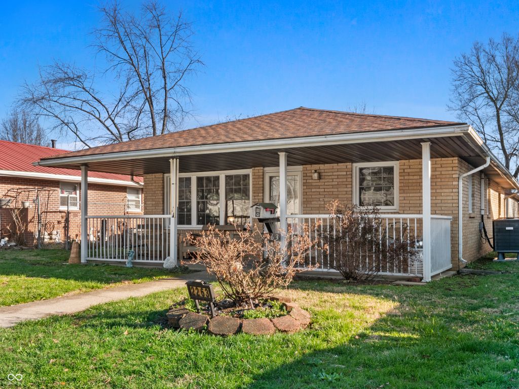 2263 Wallace Avenue, Columbus, IN 47201