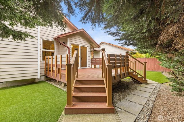 3205 Jeri Drive NE, Lacey, WA 98516