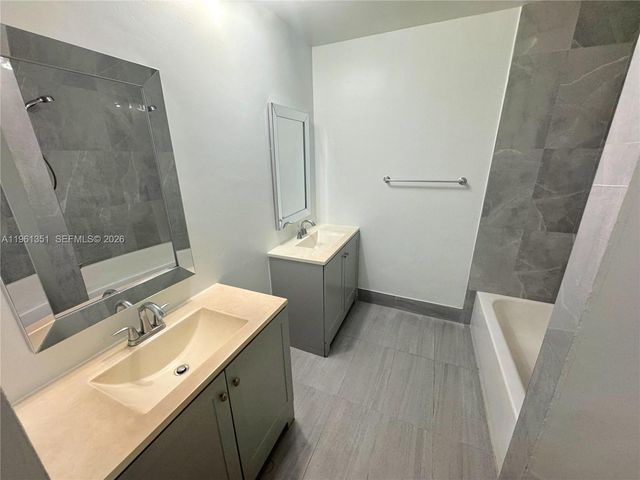 10601 NW 45th St 1, Coral Springs, FL 33065