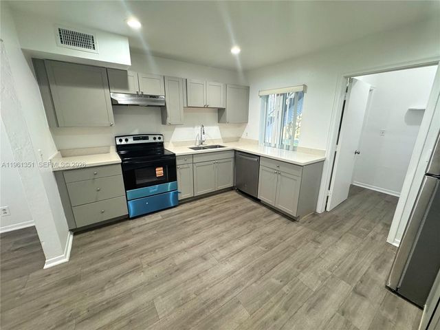 10601 NW 45th St 1, Coral Springs, FL 33065