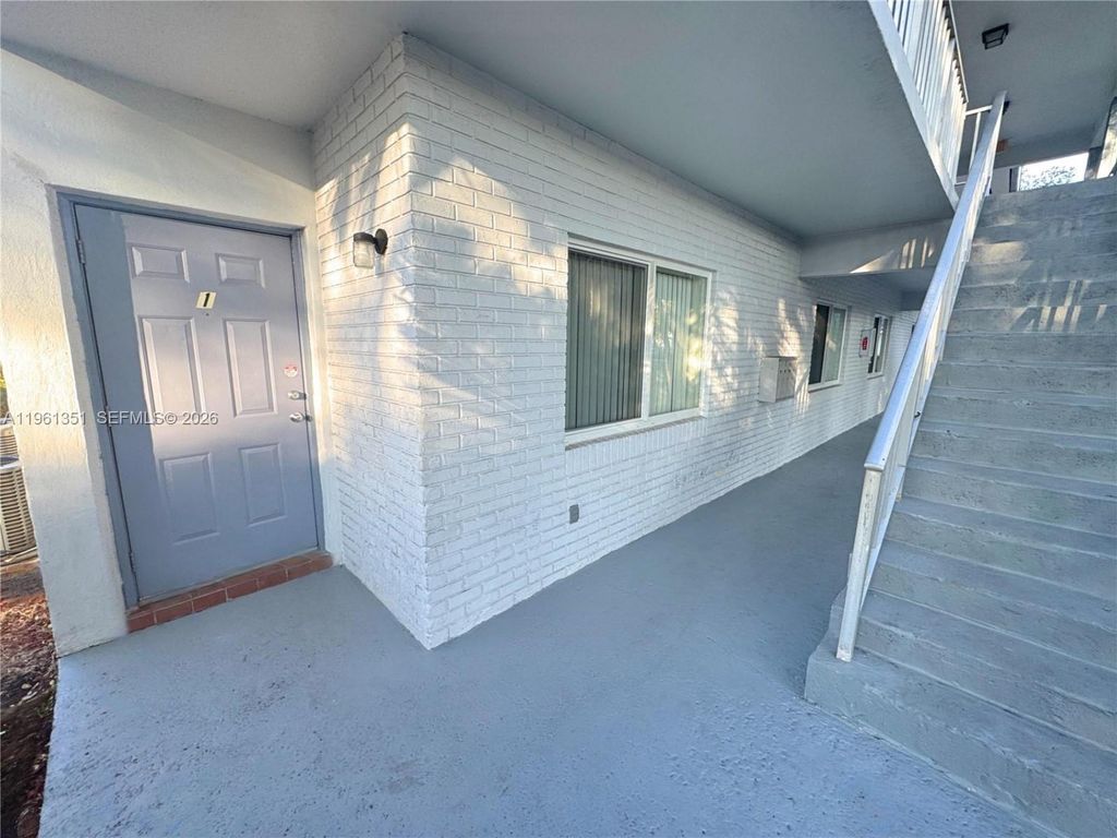 10601 NW 45th St 1, Coral Springs, FL 33065