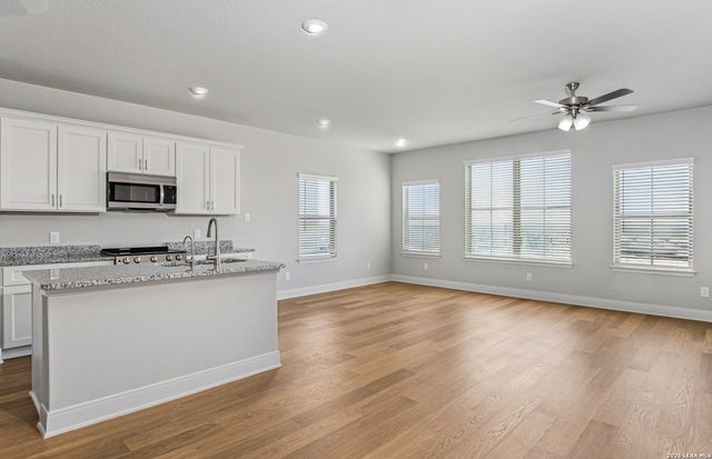 7146 Magnolia Crk Unit 101, San Antonio, TX 78252