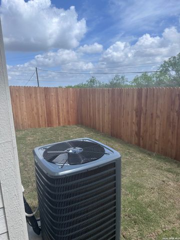 7146 Magnolia Crk Unit 101, San Antonio, TX 78252