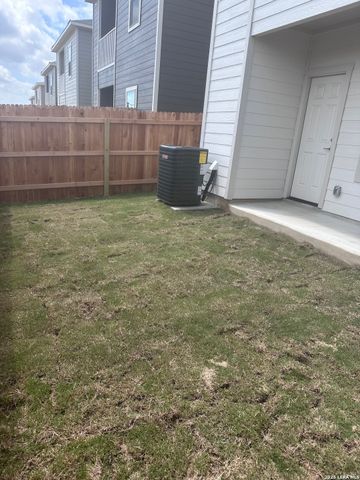 7146 Magnolia Crk Unit 101, San Antonio, TX 78252