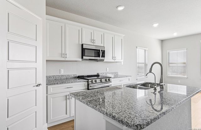 7146 Magnolia Crk Unit 101, San Antonio, TX 78252