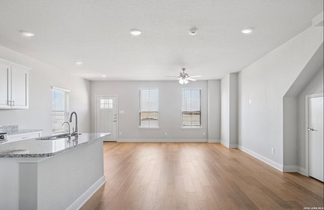 7146 Magnolia Crk Unit 101, San Antonio, TX 78252