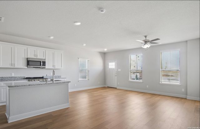 7146 Magnolia Crk Unit 101, San Antonio, TX 78252