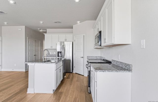 7146 Magnolia Crk Unit 101, San Antonio, TX 78252