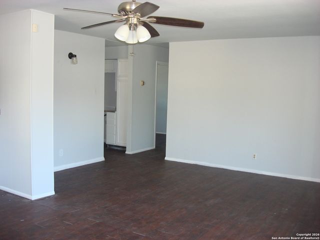 4718 Castle Sword, San Antonio, TX 78218